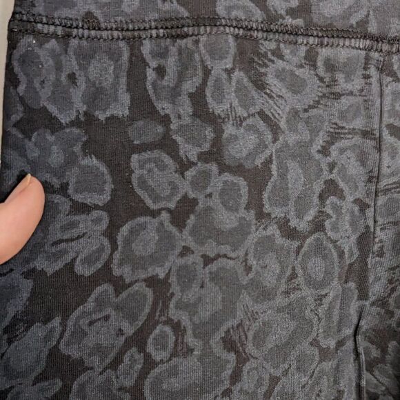 LAmade | Black Floral Athletic Performance Leggings Size Extra Small - Picture 3 of 7